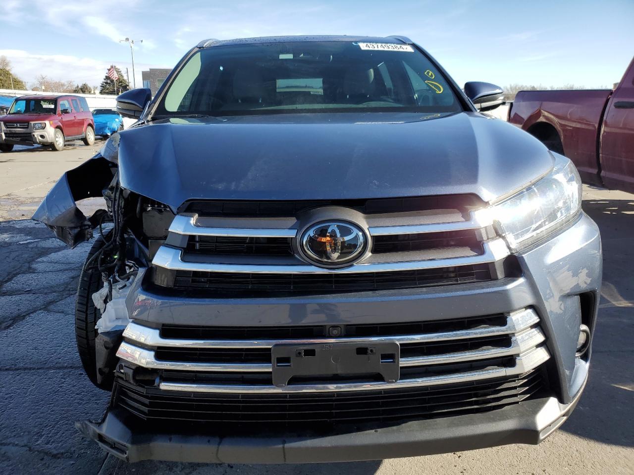 2019 TOYOTA HIGHLANDER - Image 5