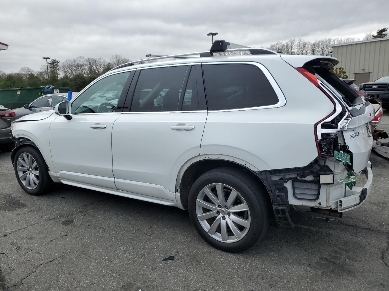 2016 VOLVO XC90 T6 - Image 2