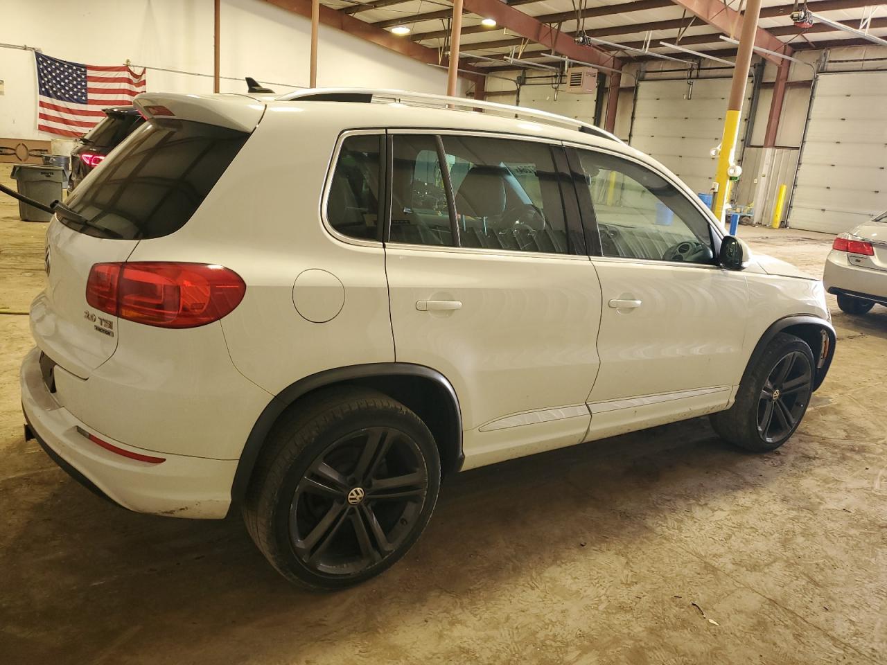 2015 VOLKSWAGEN TIGUAN S - Фото 3
