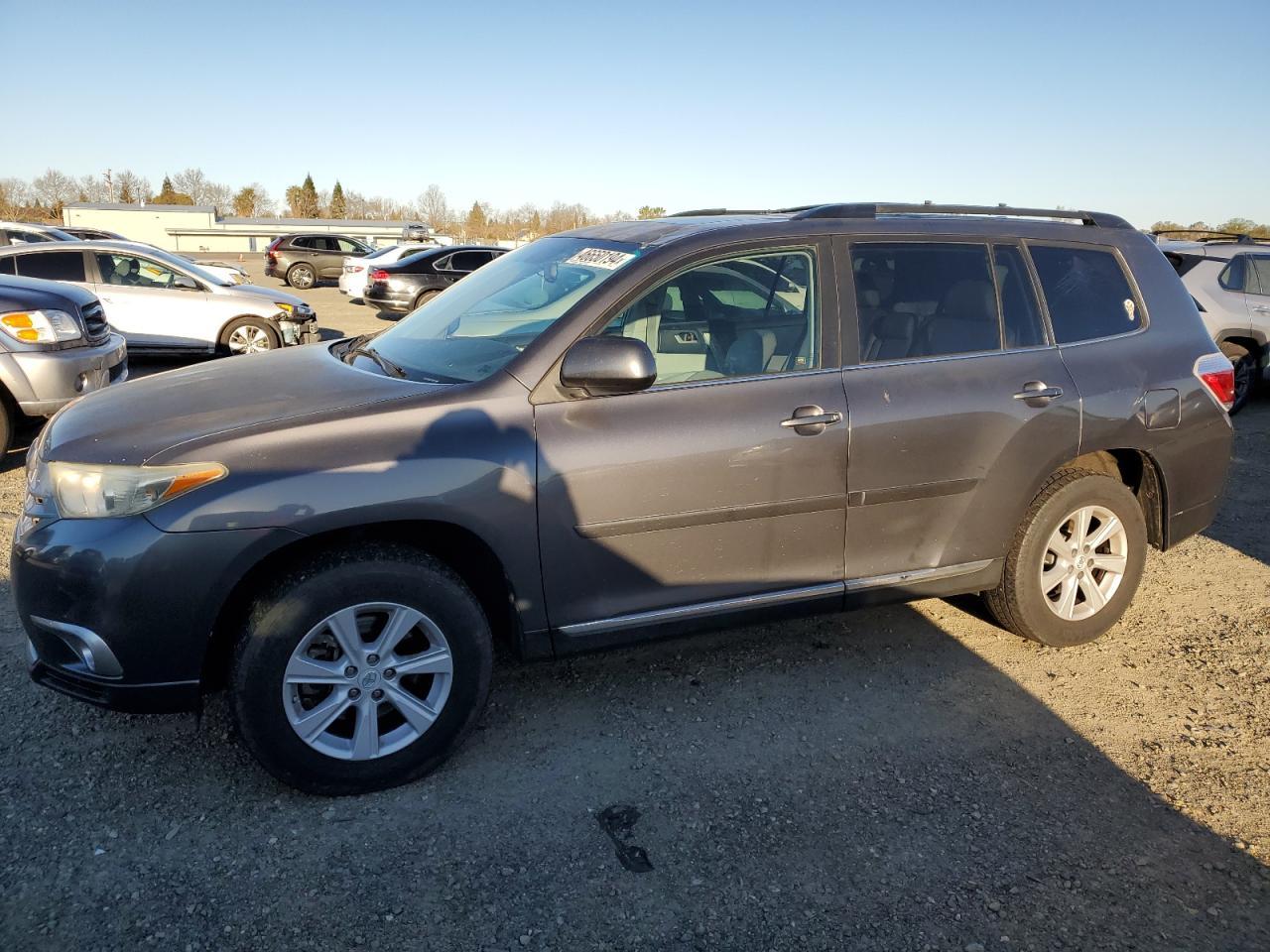 2011 TOYOTA HIGHLANDER