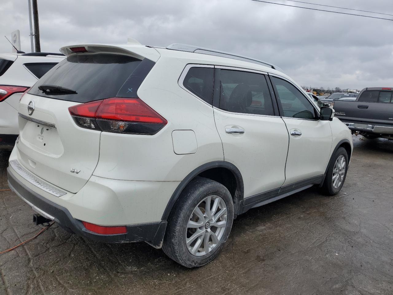 2017 NISSAN ROGUE S - Фото 3