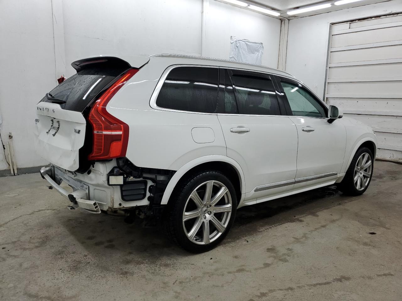 2016 VOLVO XC90 T6 - Фото 3