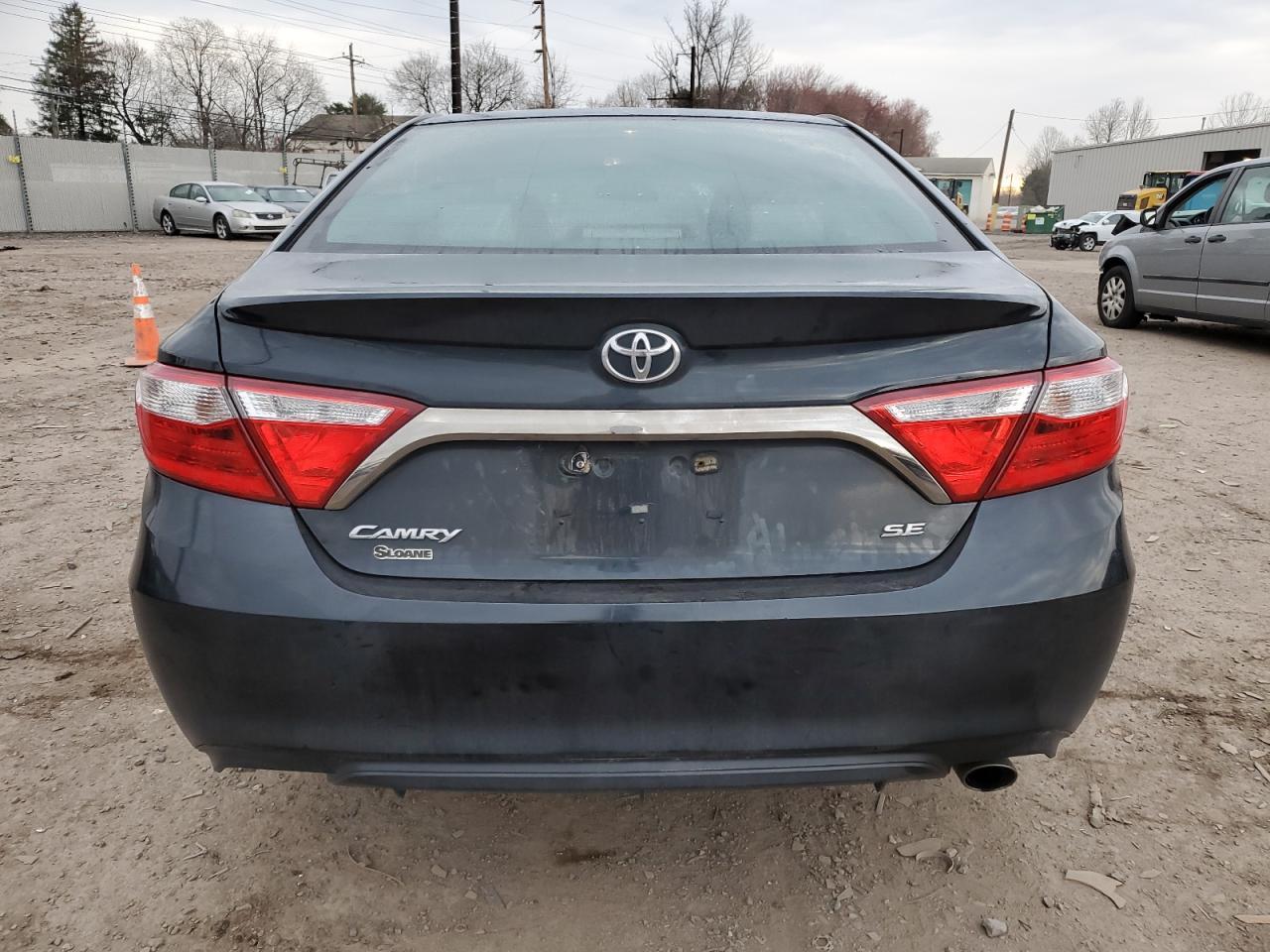 2016 TOYOTA CAMRY LE - Фото 6