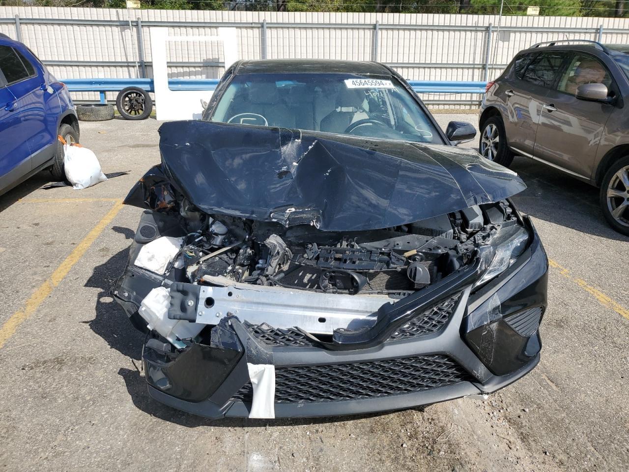 2020 TOYOTA CAMRY SE - Фото 5