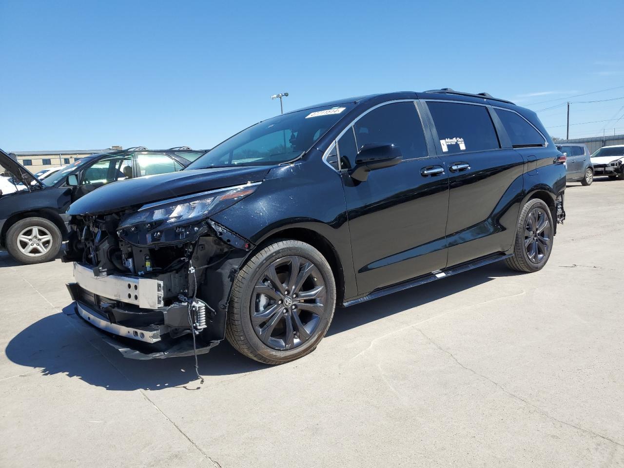 2023 TOYOTA SIENNA XSE car image