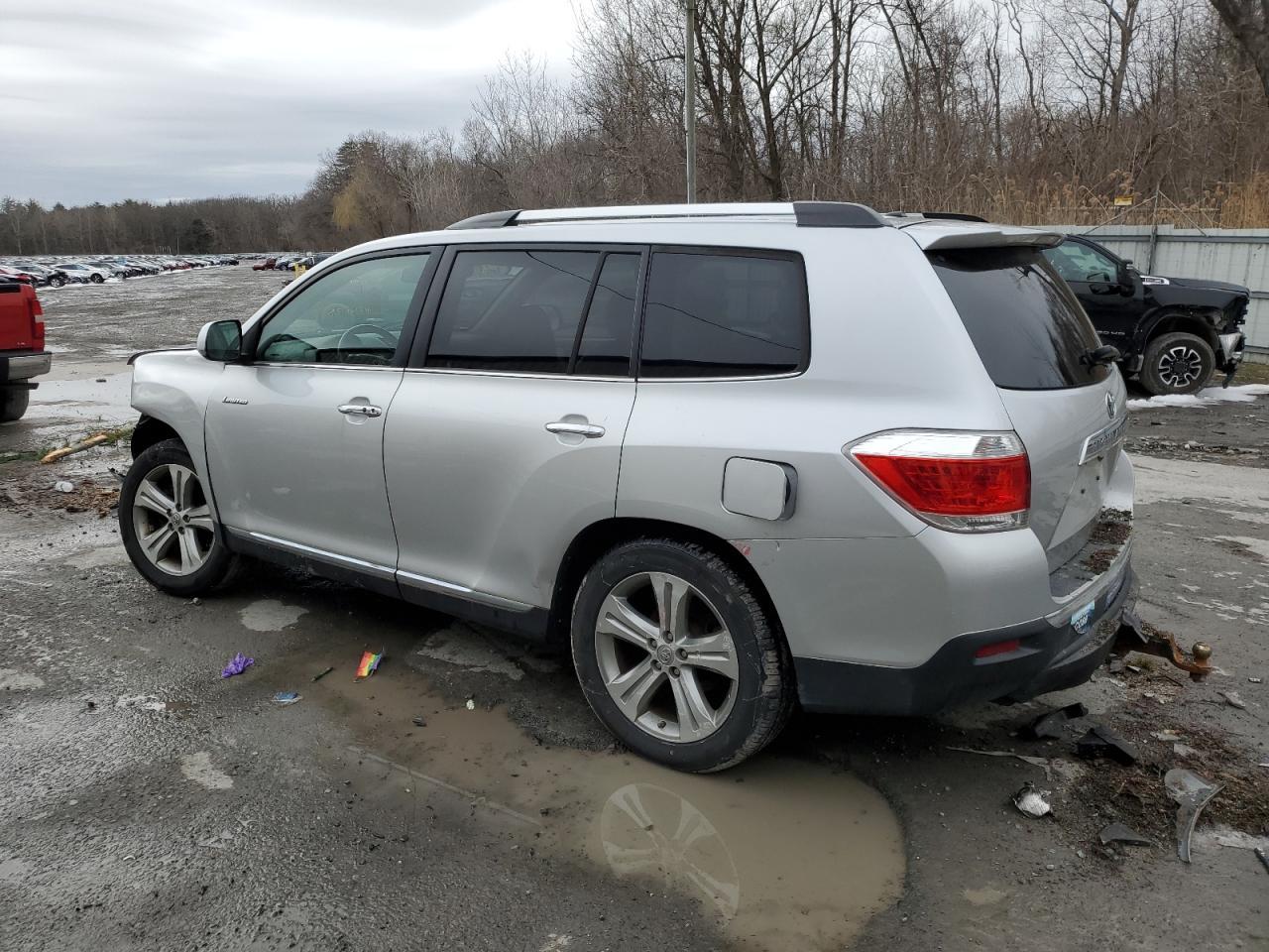 2011 TOYOTA HIGHLANDER - Фото 2