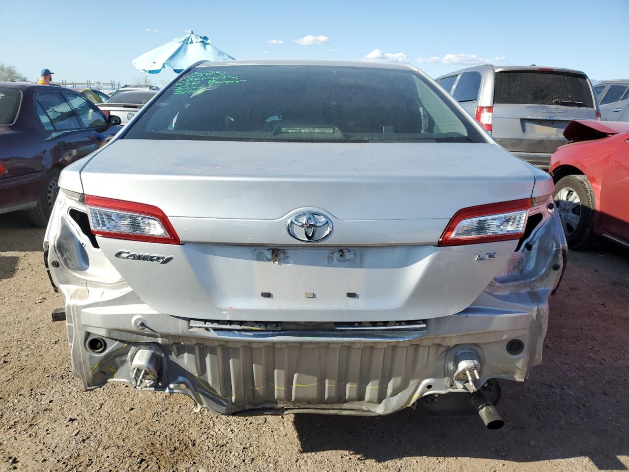 2013 TOYOTA CAMRY L - Фото 6