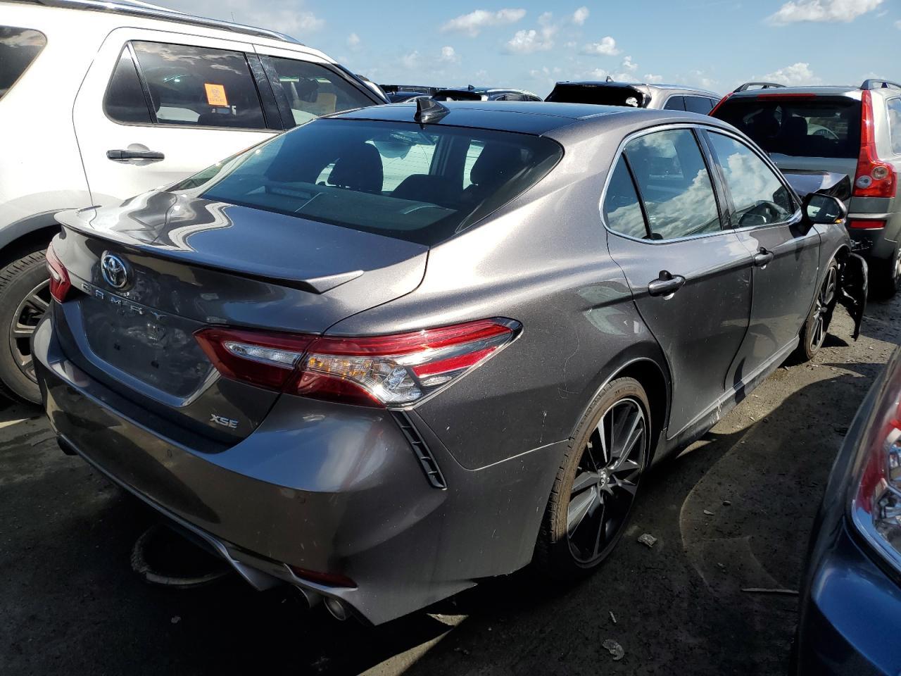 2018 TOYOTA CAMRY XSE - Image 3