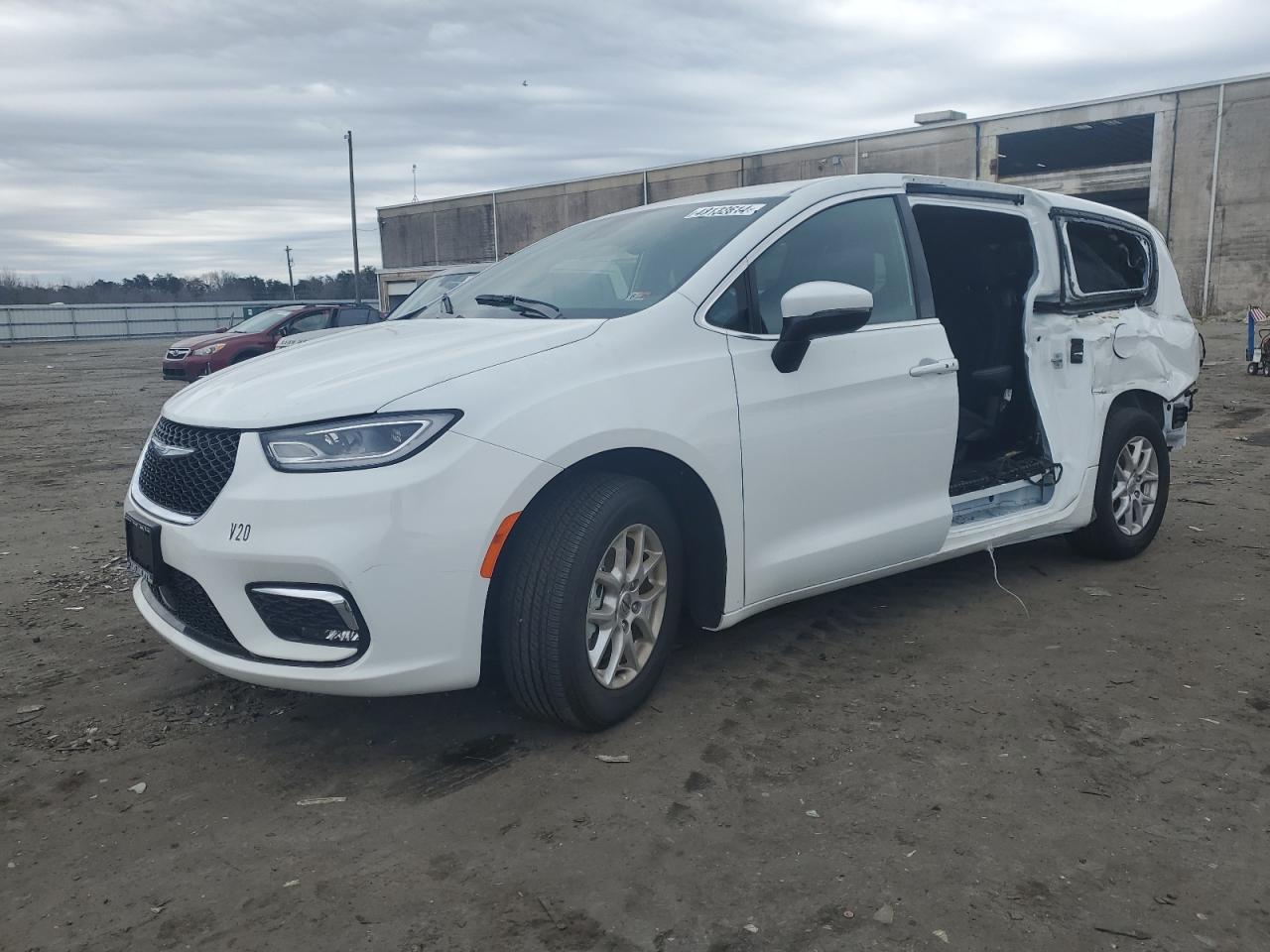 2023 CHRYSLER PACIFICA T car image