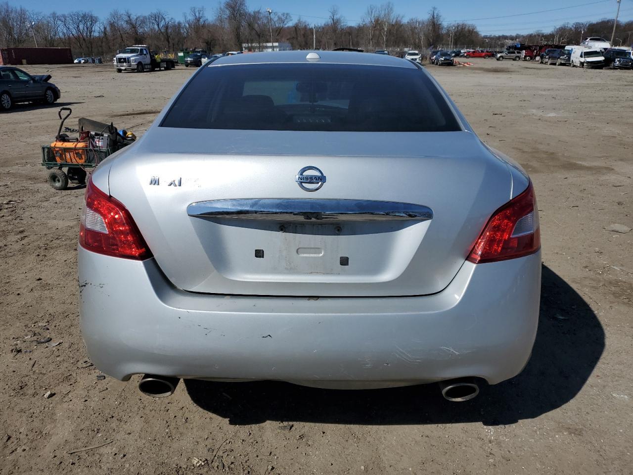 2011 NISSAN MAXIMA S - Фото 6