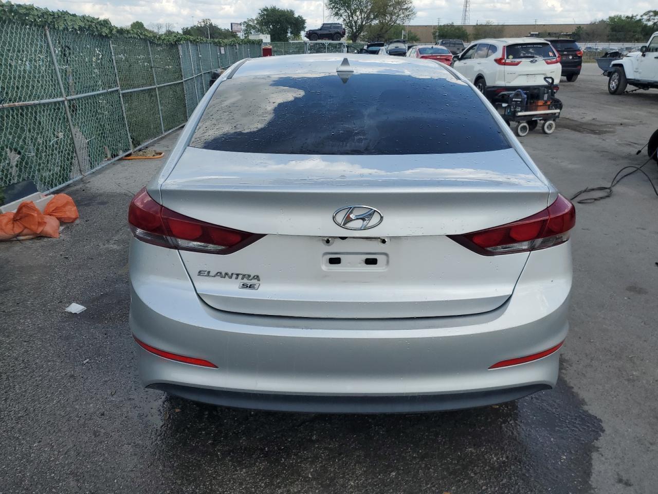 2018 HYUNDAI ELANTRA SE - Фото 6