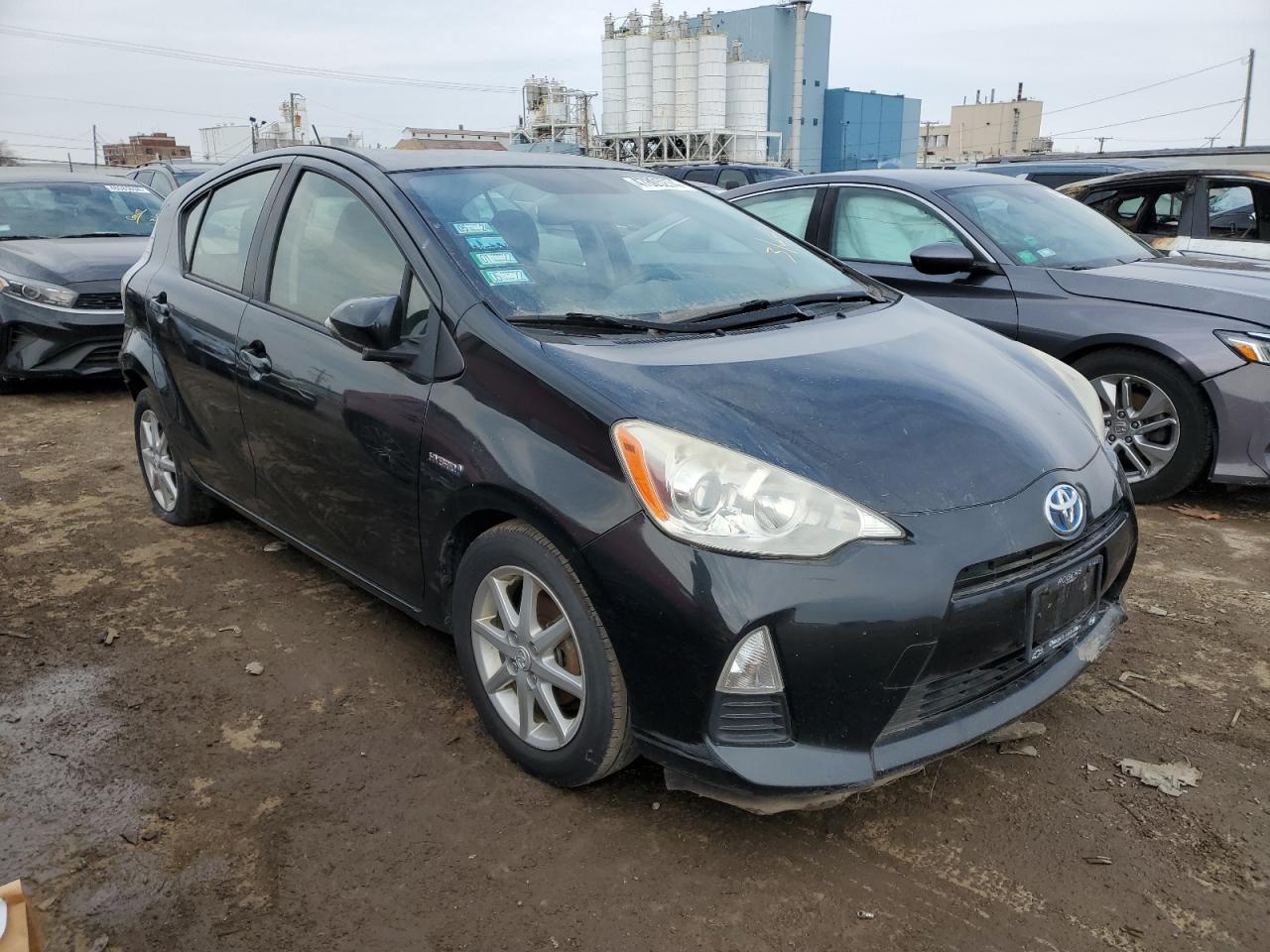 2013 TOYOTA PRIUS C - Фото 4