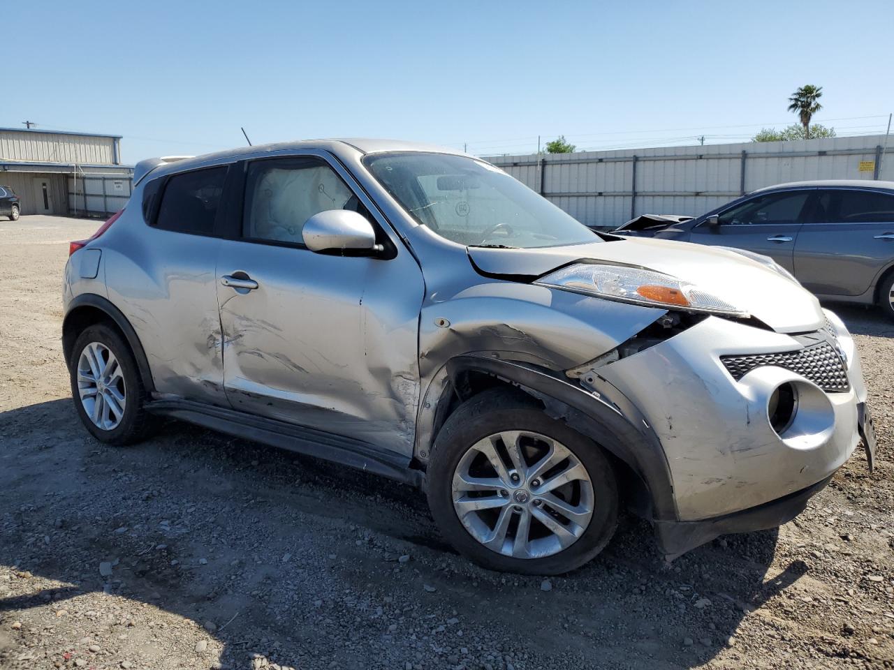 2011 NISSAN JUKE S - Фото 4