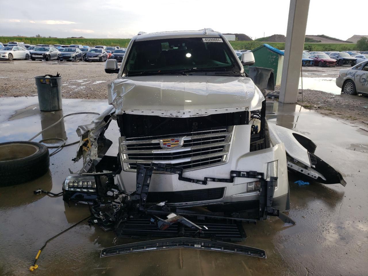 2017 CADILLAC ESCALADE E - Image 5