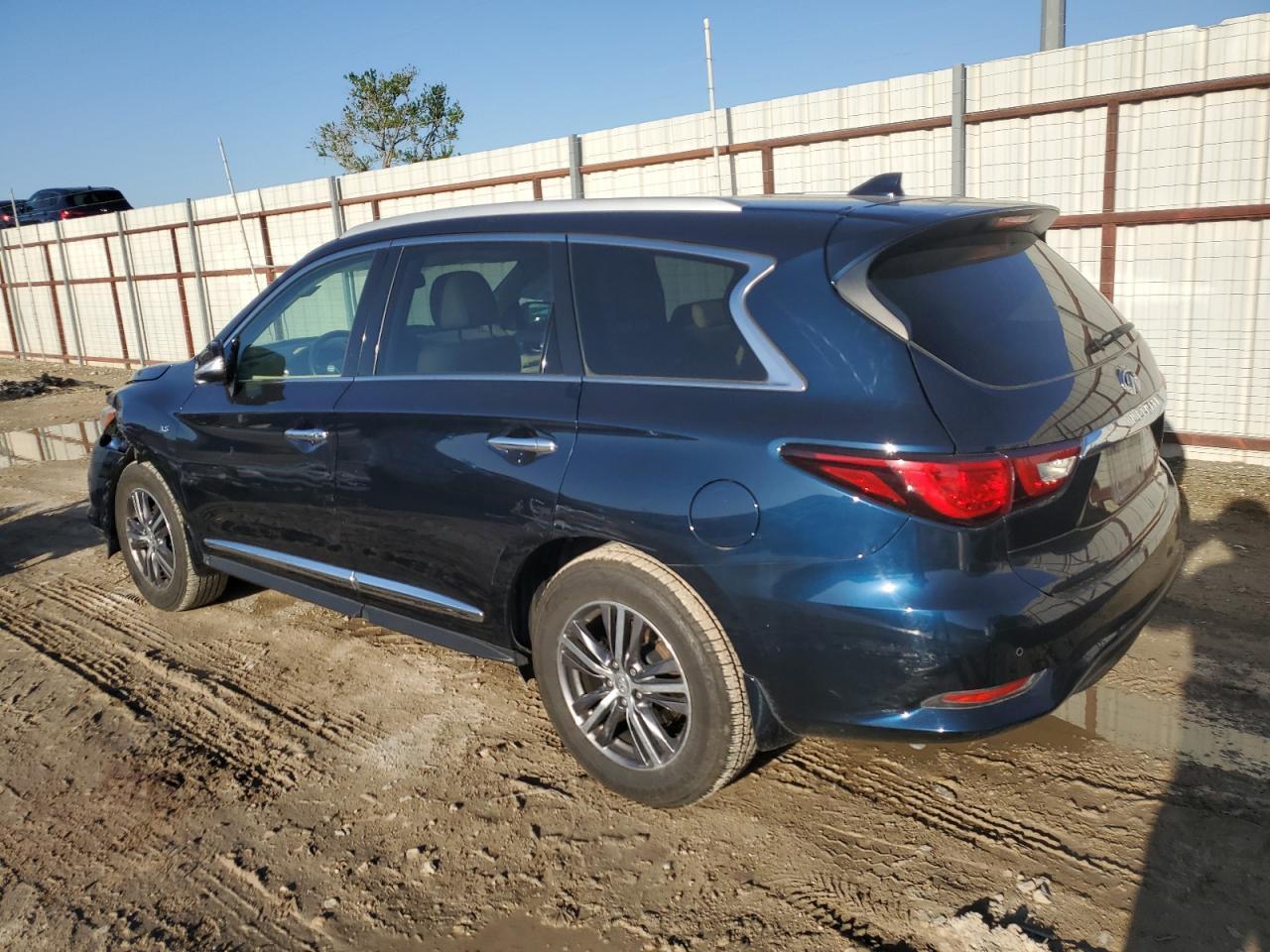 2017 INFINITI QX60 - Фото 2
