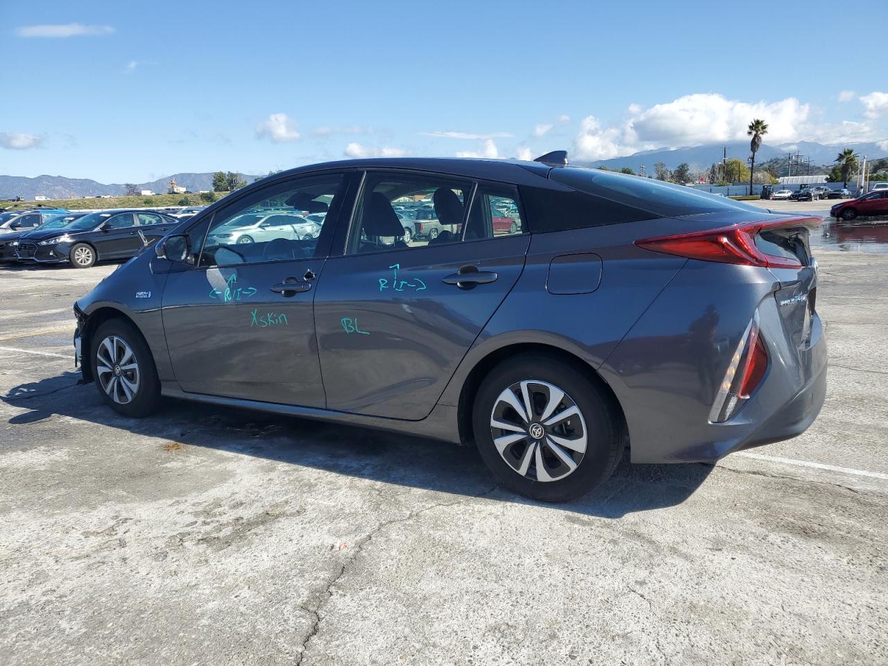 2019 TOYOTA PRIUS PRIM - Фото 2