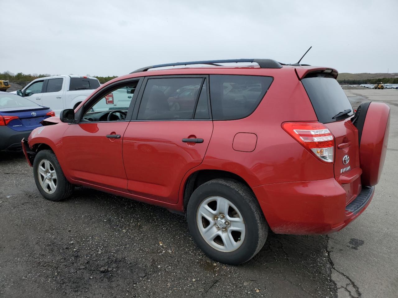 2011 TOYOTA RAV4 - Фото 2