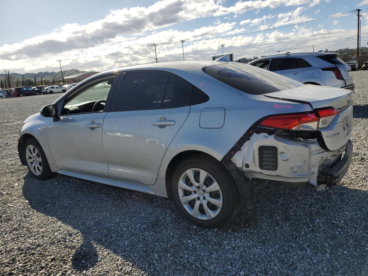 2020 TOYOTA COROLLA LE - Фото 2