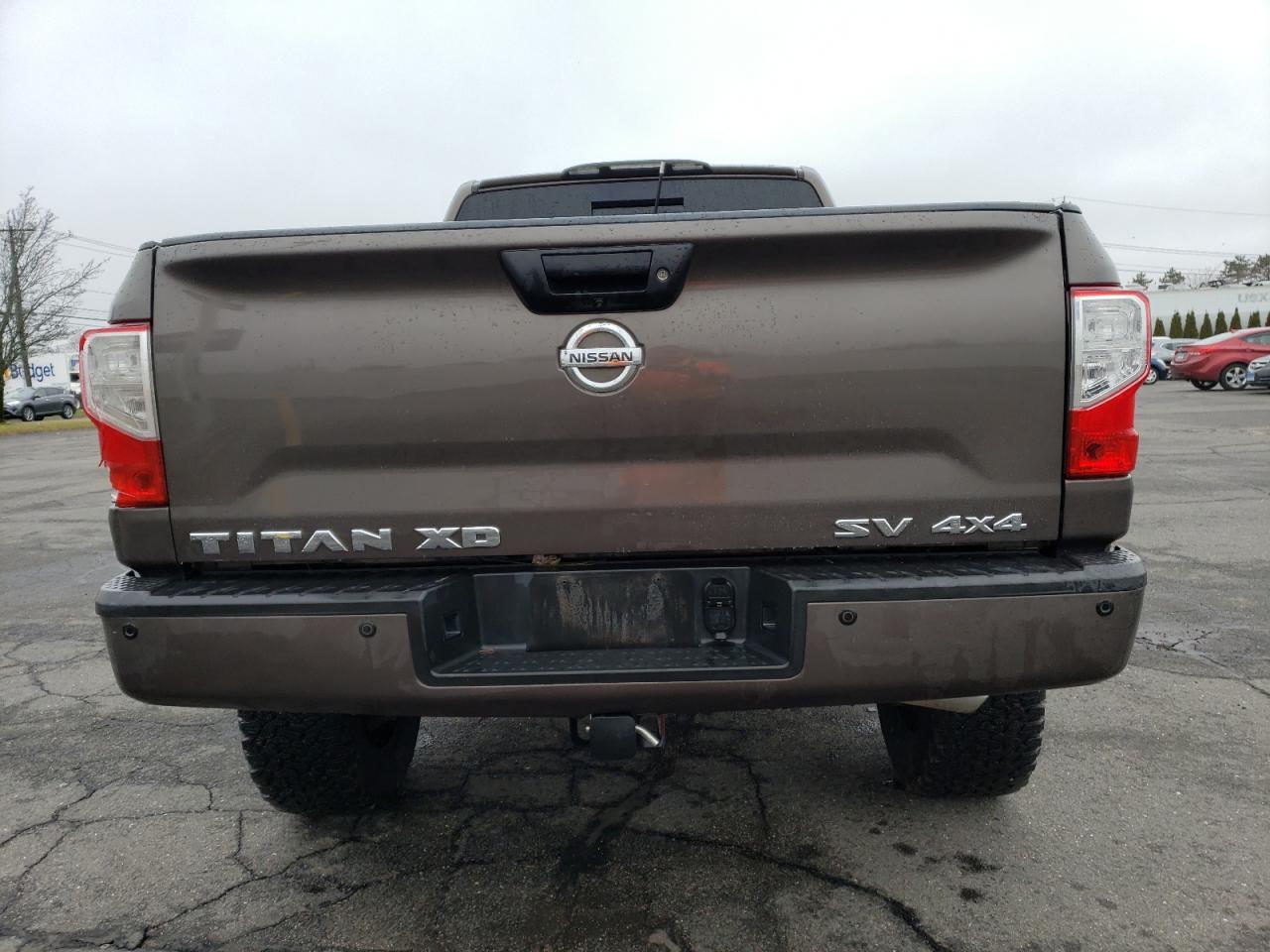 2017 NISSAN TITAN XD S - Фото 6
