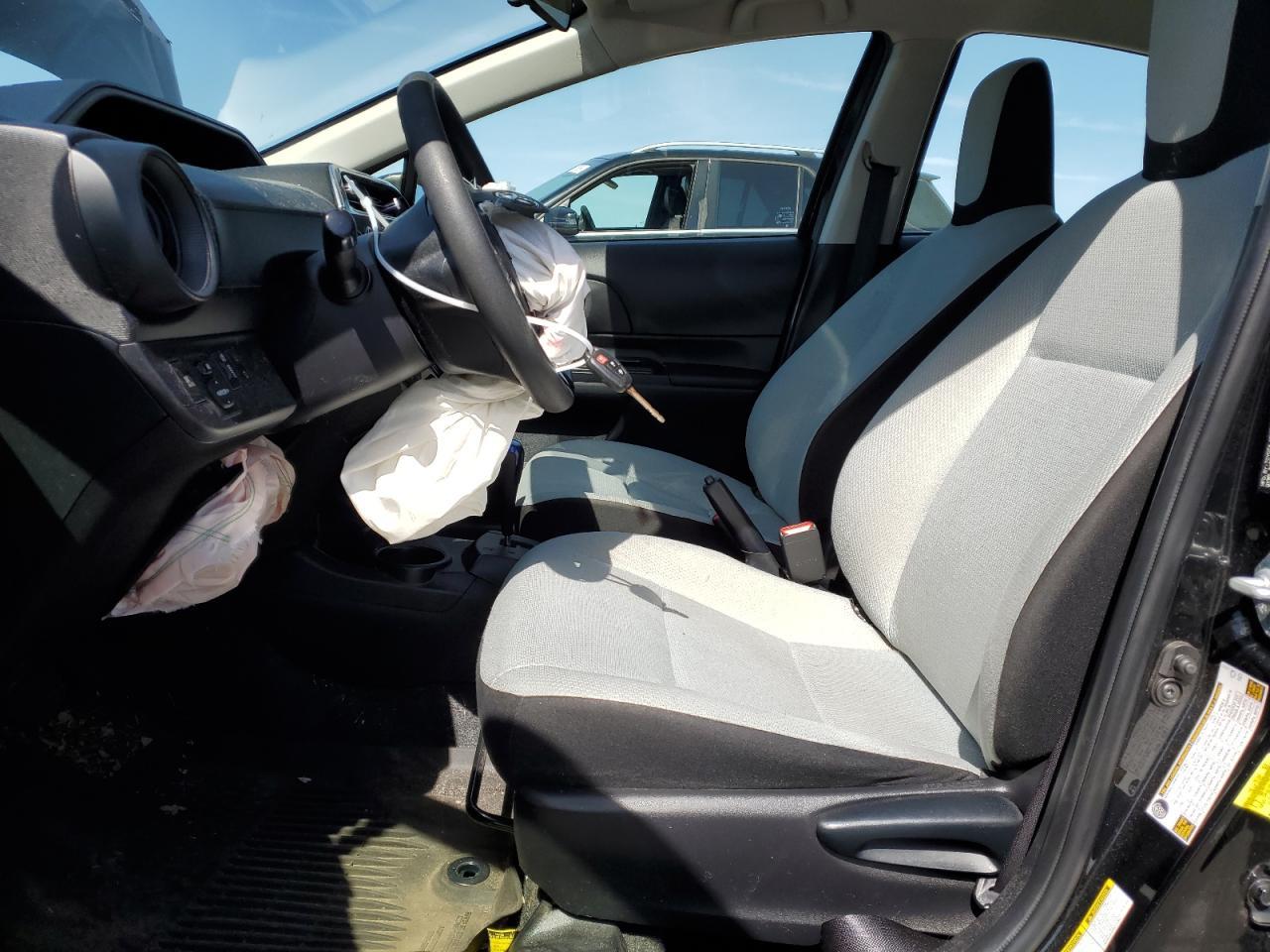 2018 TOYOTA PRIUS C - Image 7