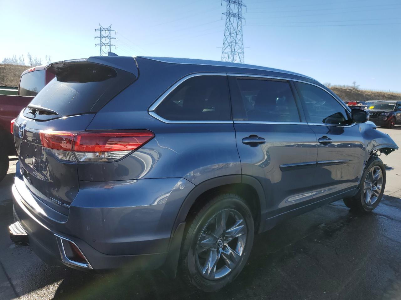 2019 TOYOTA HIGHLANDER - Image 3