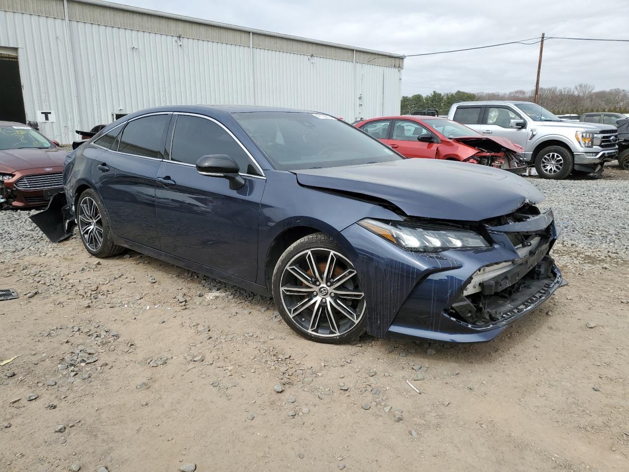 2019 TOYOTA AVALON XLE - Image 4