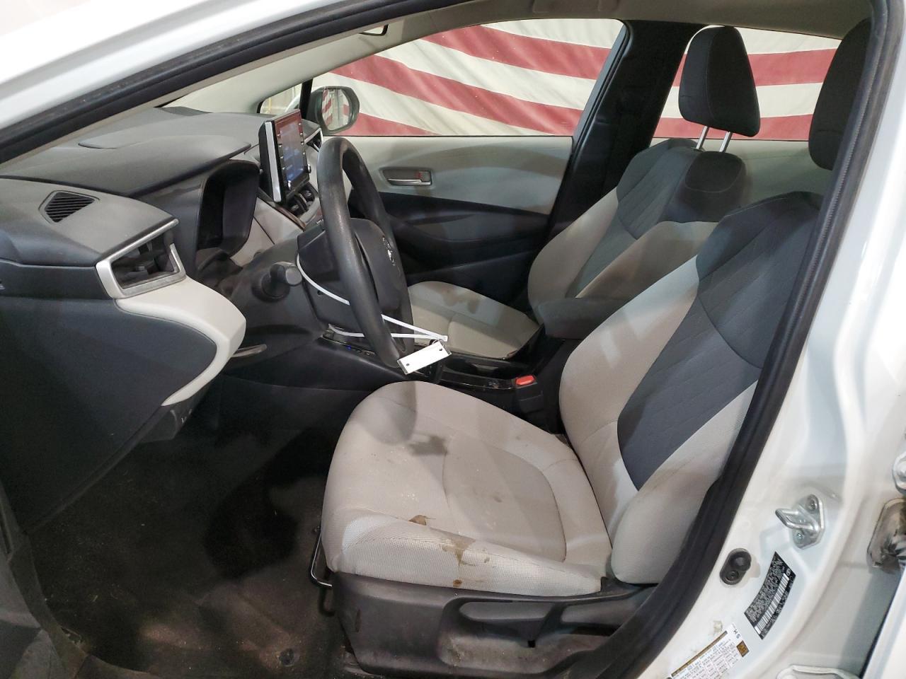 2021 TOYOTA COROLLA LE - Image 7