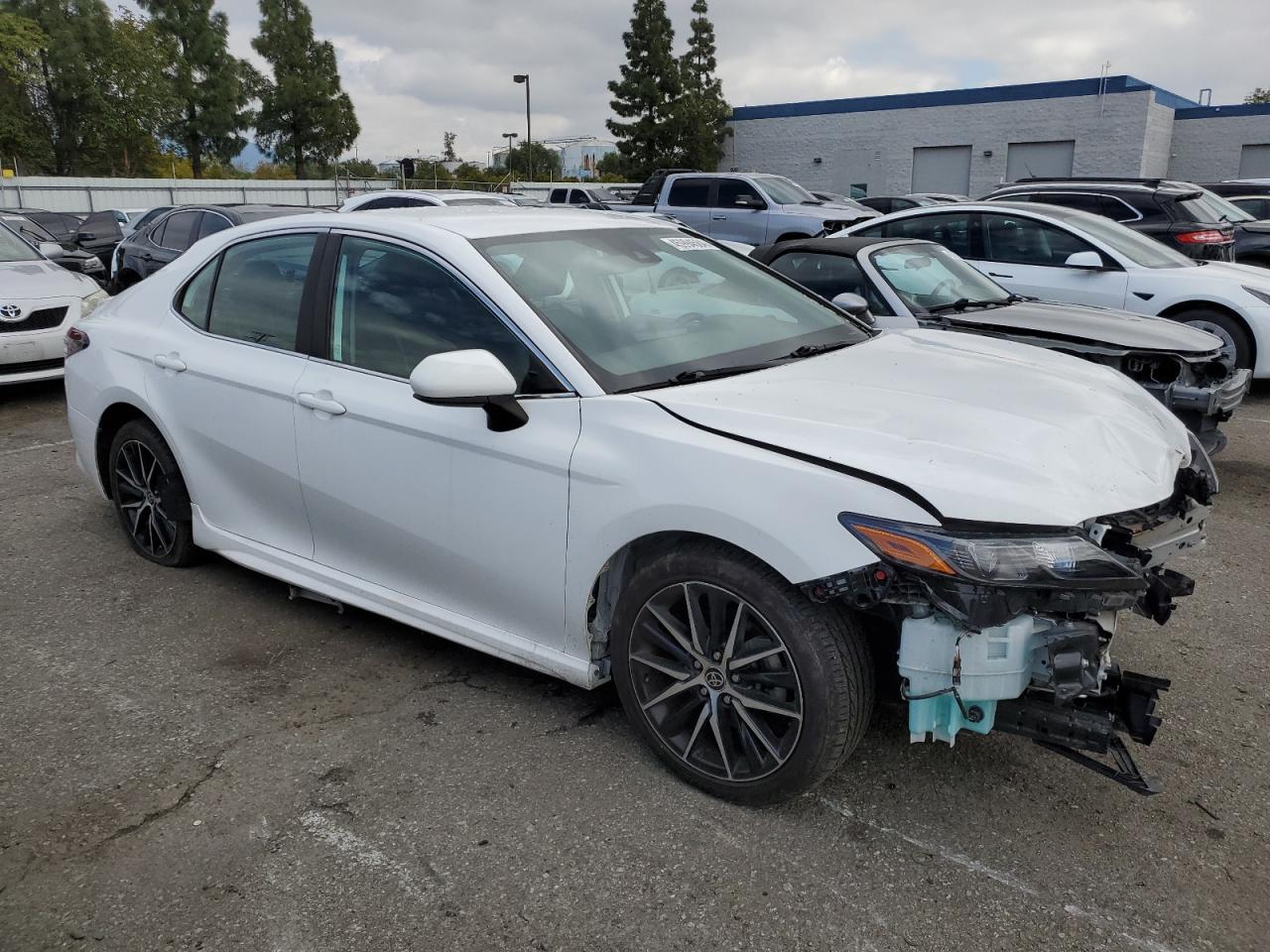2021 TOYOTA CAMRY SE - Image 4