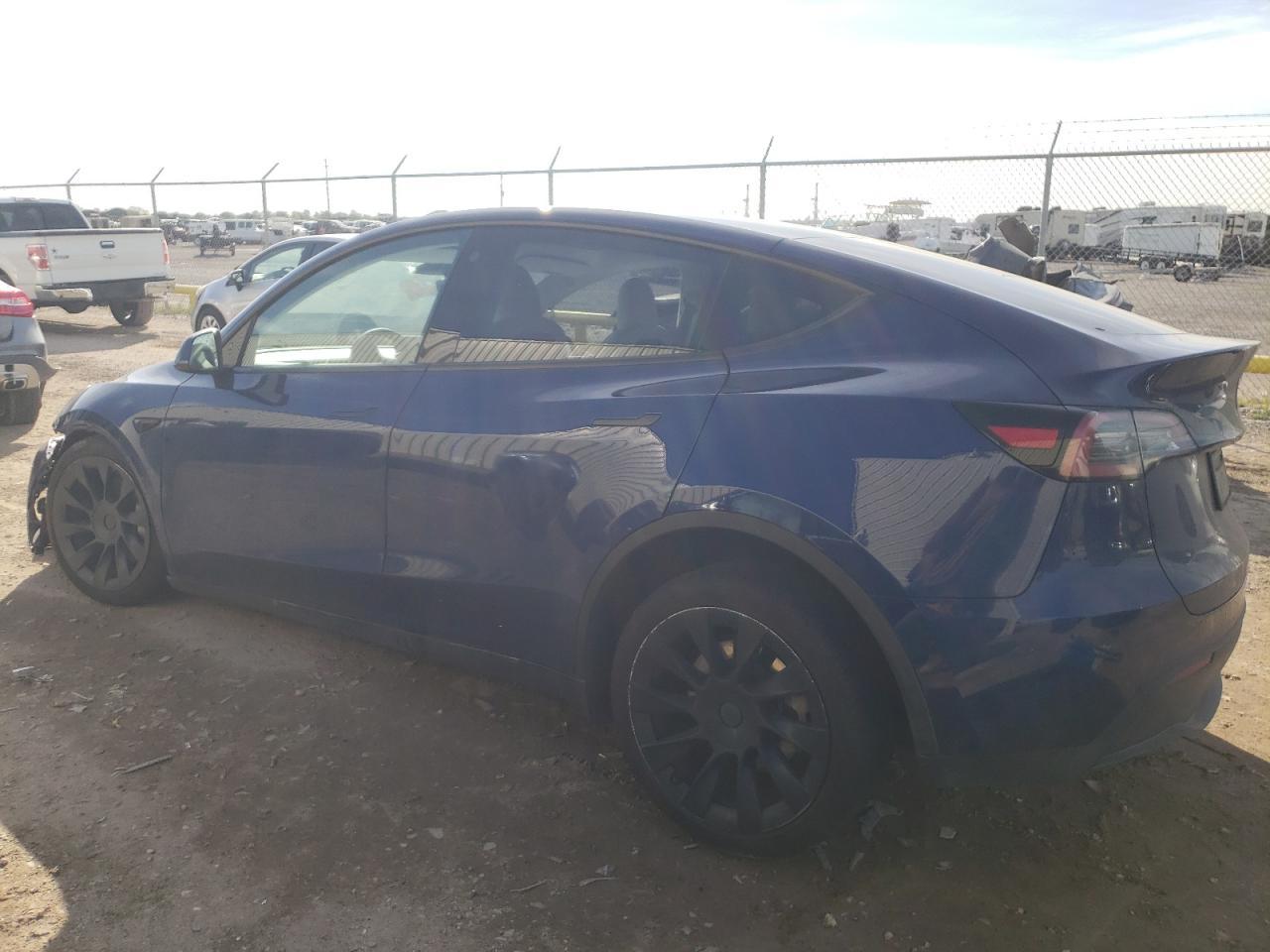 2023 TESLA MODEL Y - Фото 2