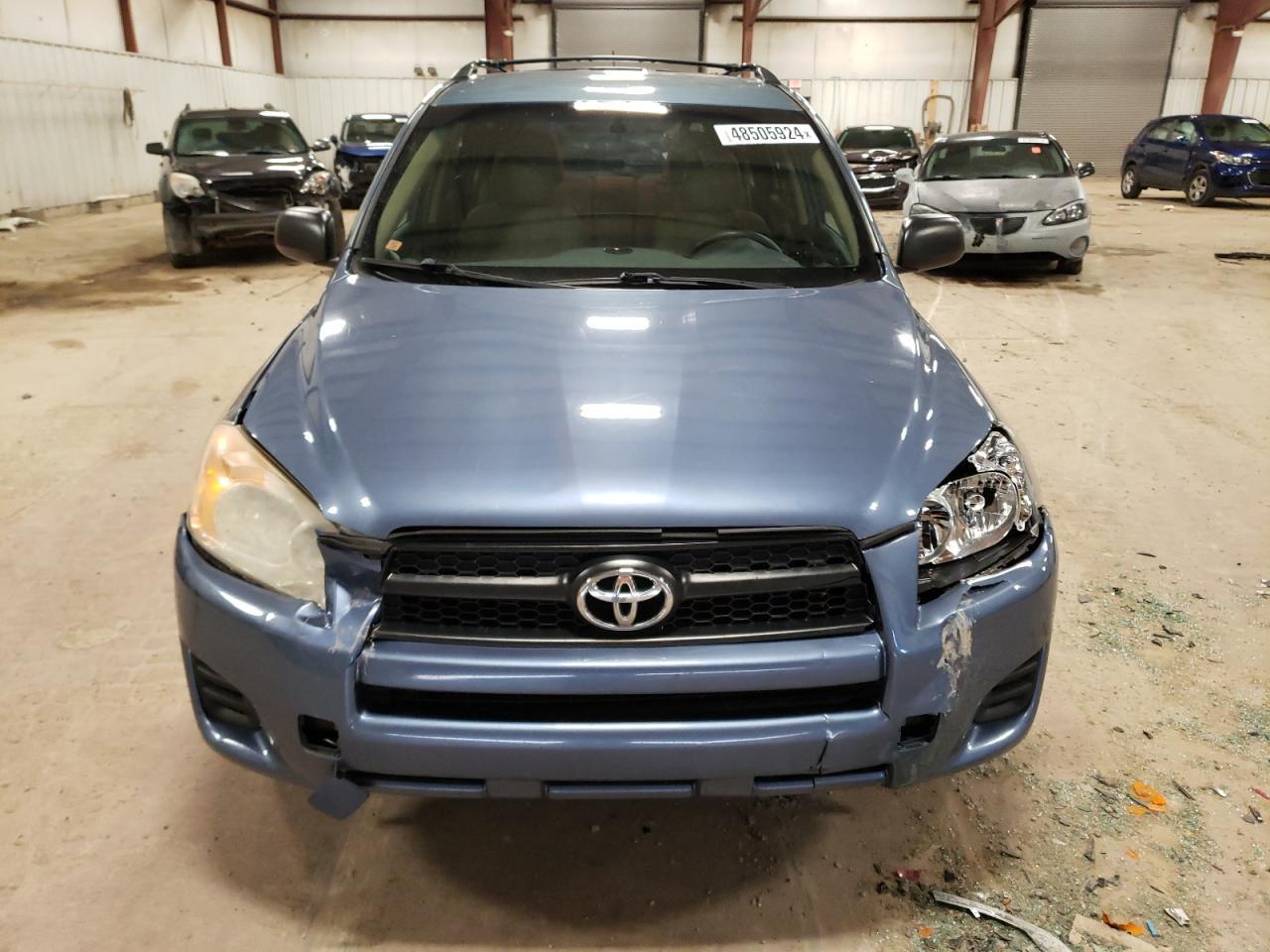 2011 TOYOTA RAV4 - Фото 5