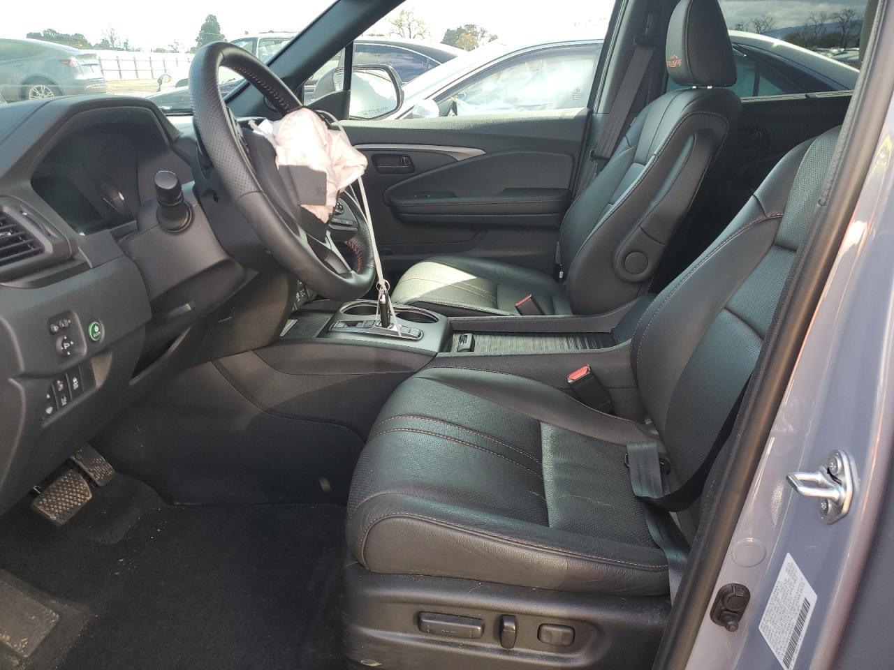 2023 HONDA PASSPORT T - Image 7