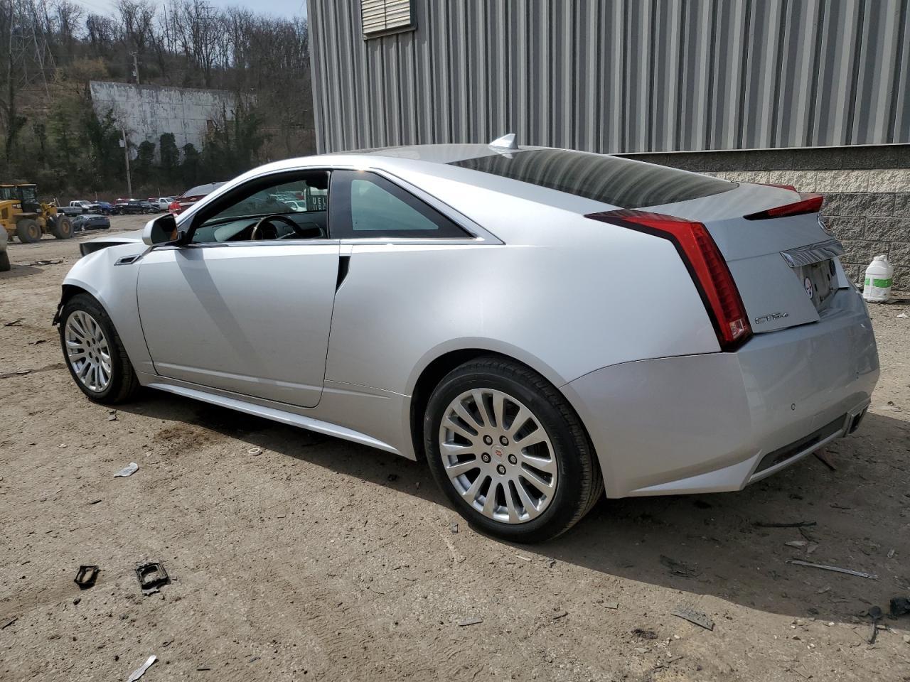 2011 CADILLAC CTS PREMIU - Image 2