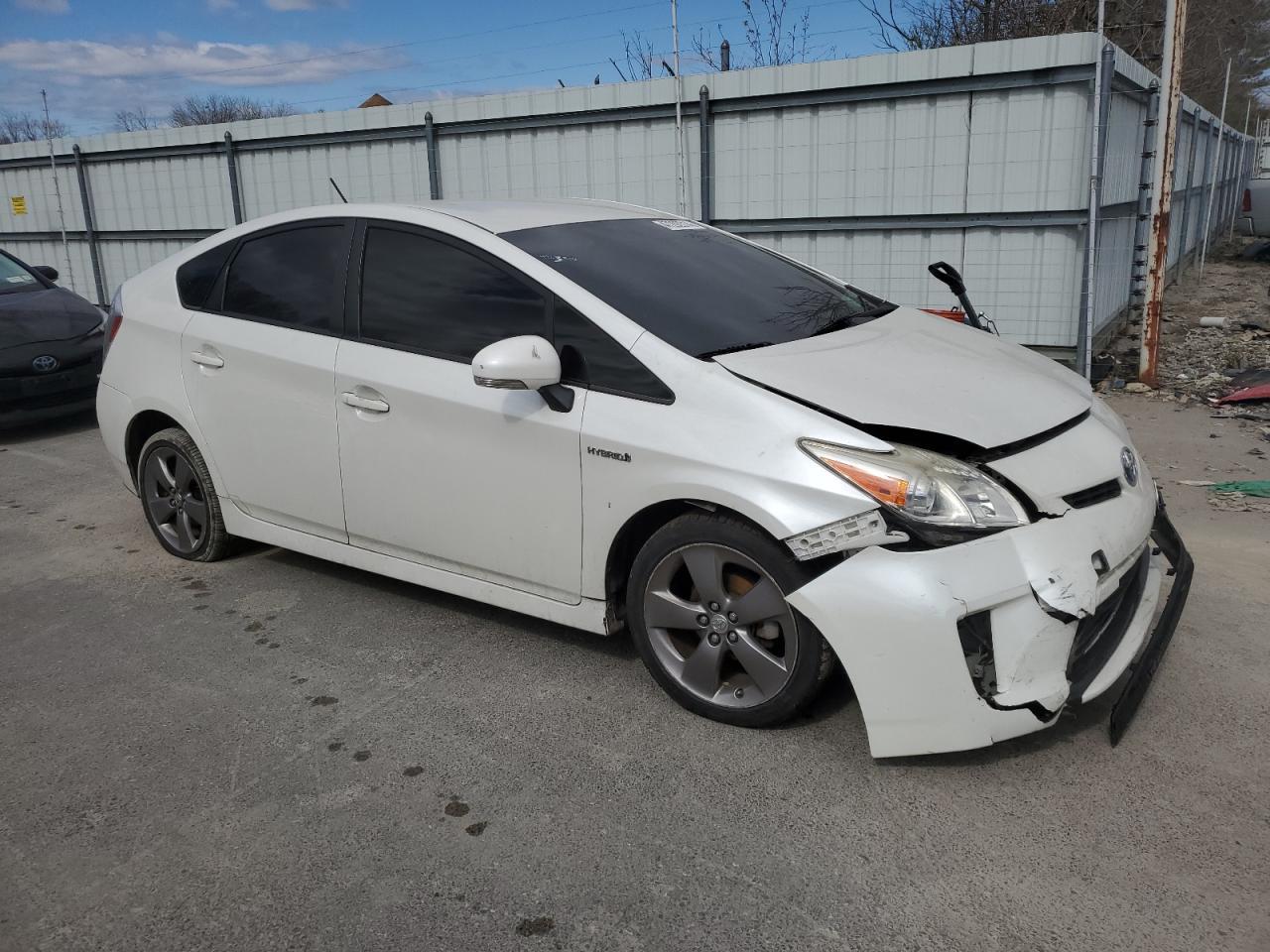 2015 TOYOTA PRIUS - Фото 4
