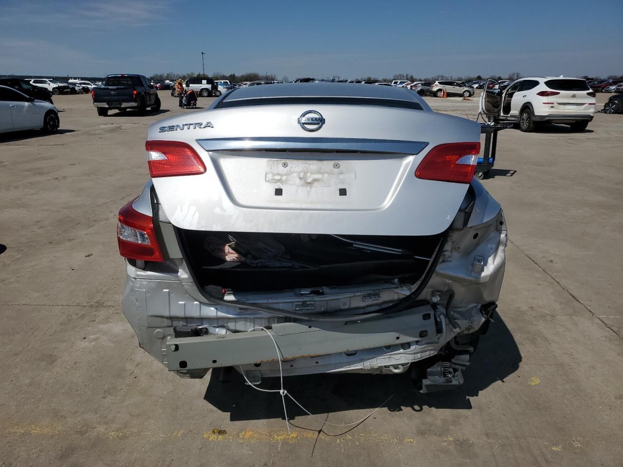 2016 NISSAN SENTRA S - Фото 6