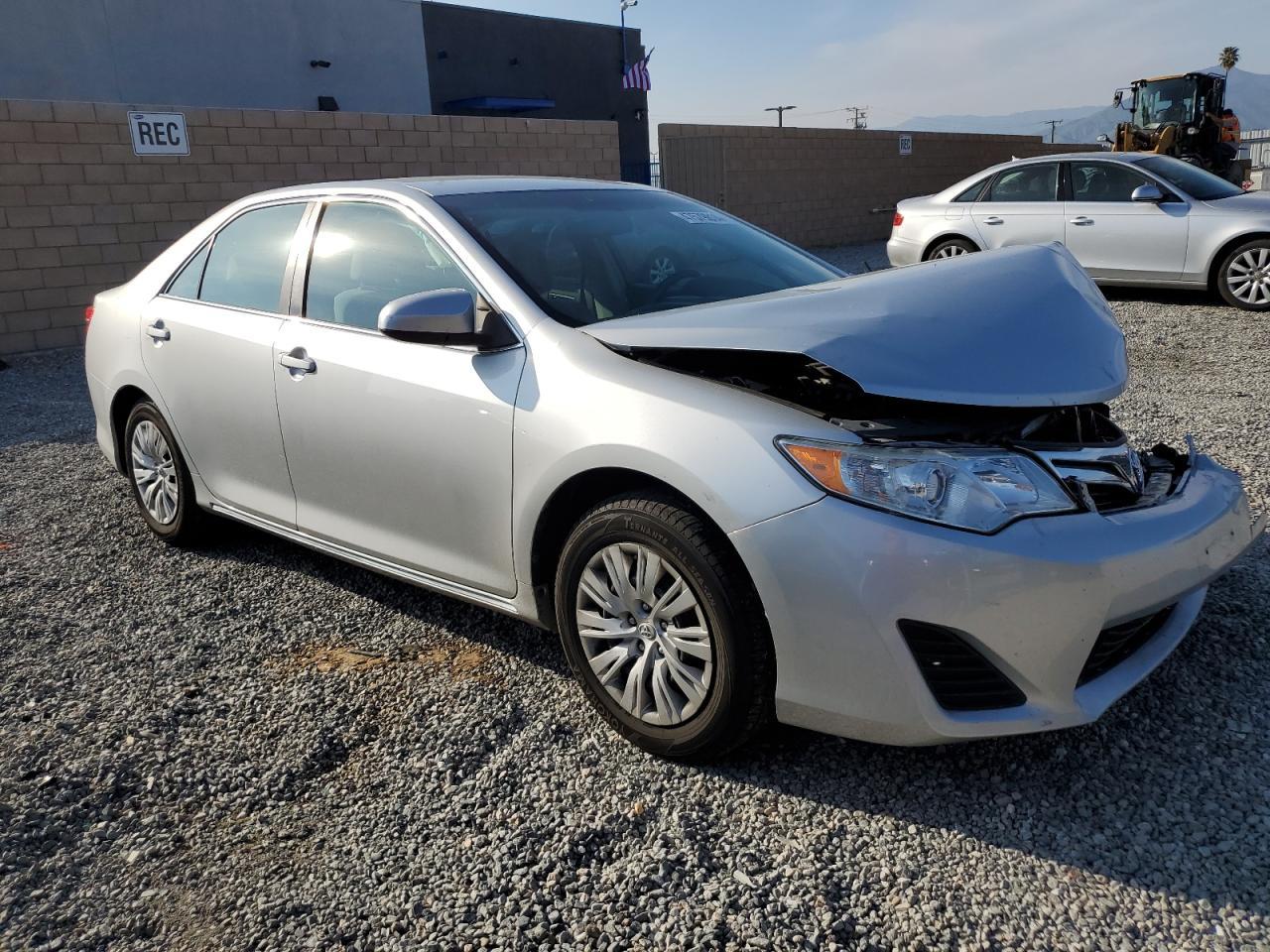 2014 TOYOTA CAMRY L - Фото 4