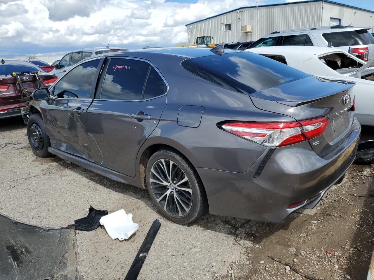 2020 TOYOTA CAMRY SE - Image 2