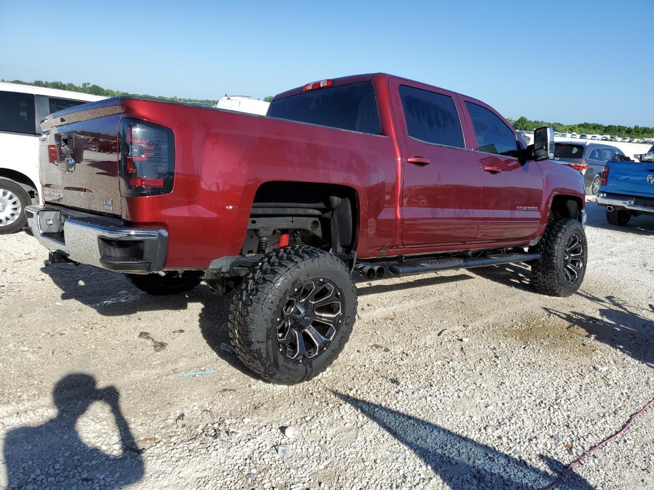 2017 CHEVROLET SILVERADO - Image 3
