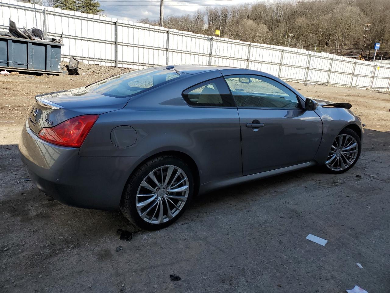 2012 INFINITI G37 - Image 3