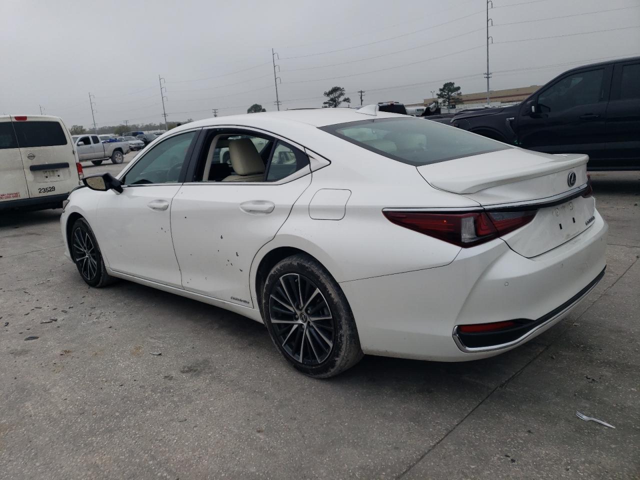 2022 LEXUS ES 300H BA - Фото 2