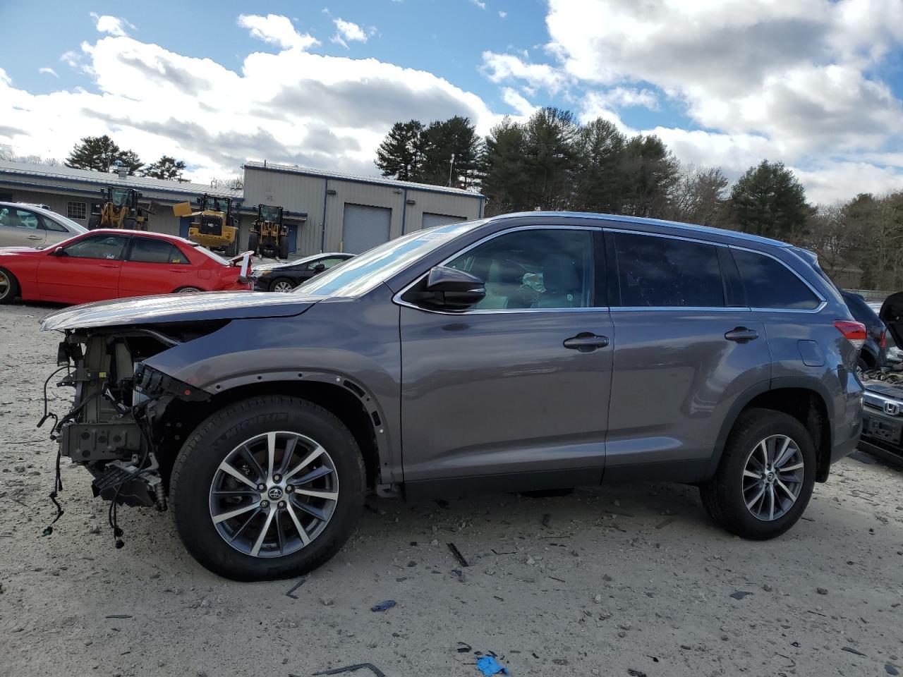 2019 TOYOTA HIGHLANDER