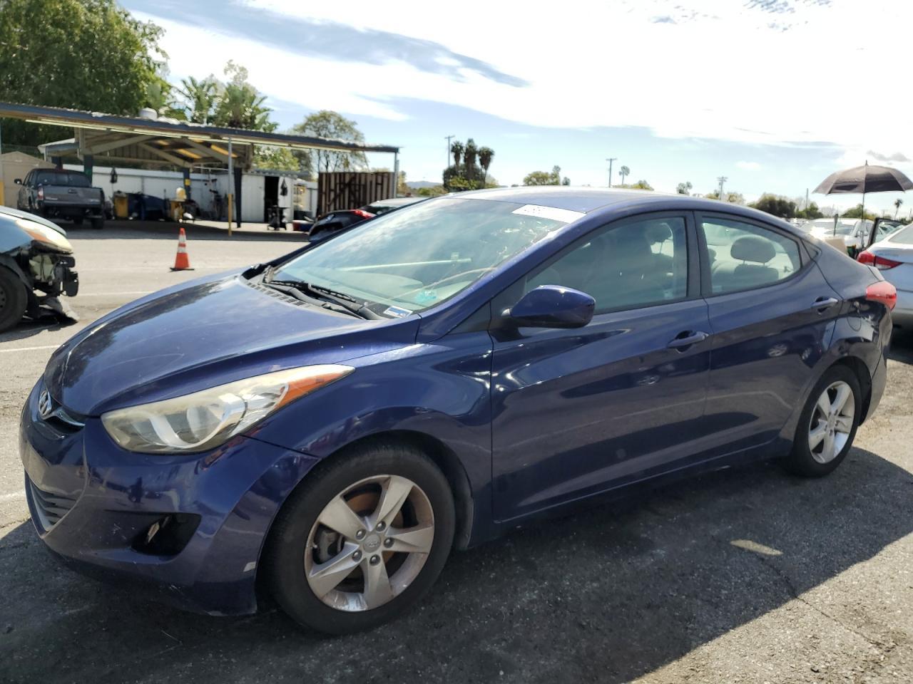 2013 HYUNDAI ELANTRA GL