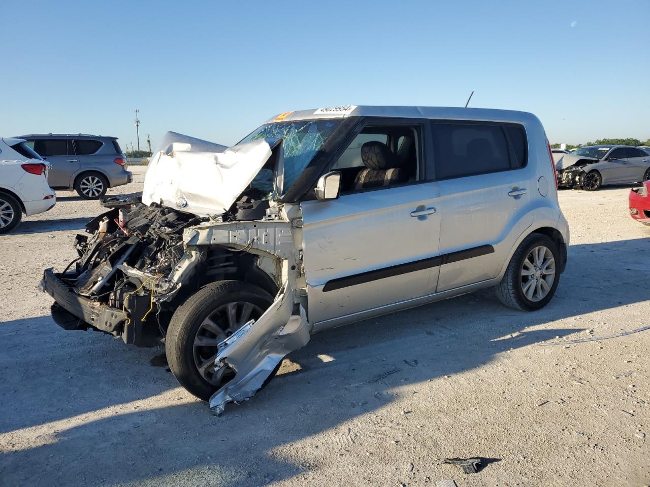 2013 KIA SOUL +