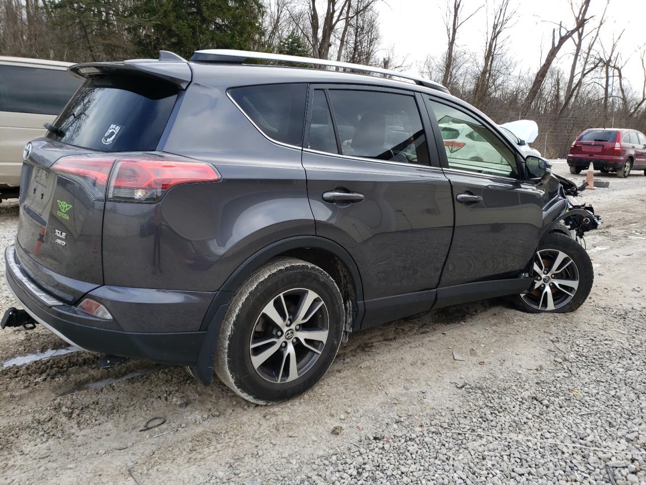 2017 TOYOTA RAV4 XLE - Фото 3