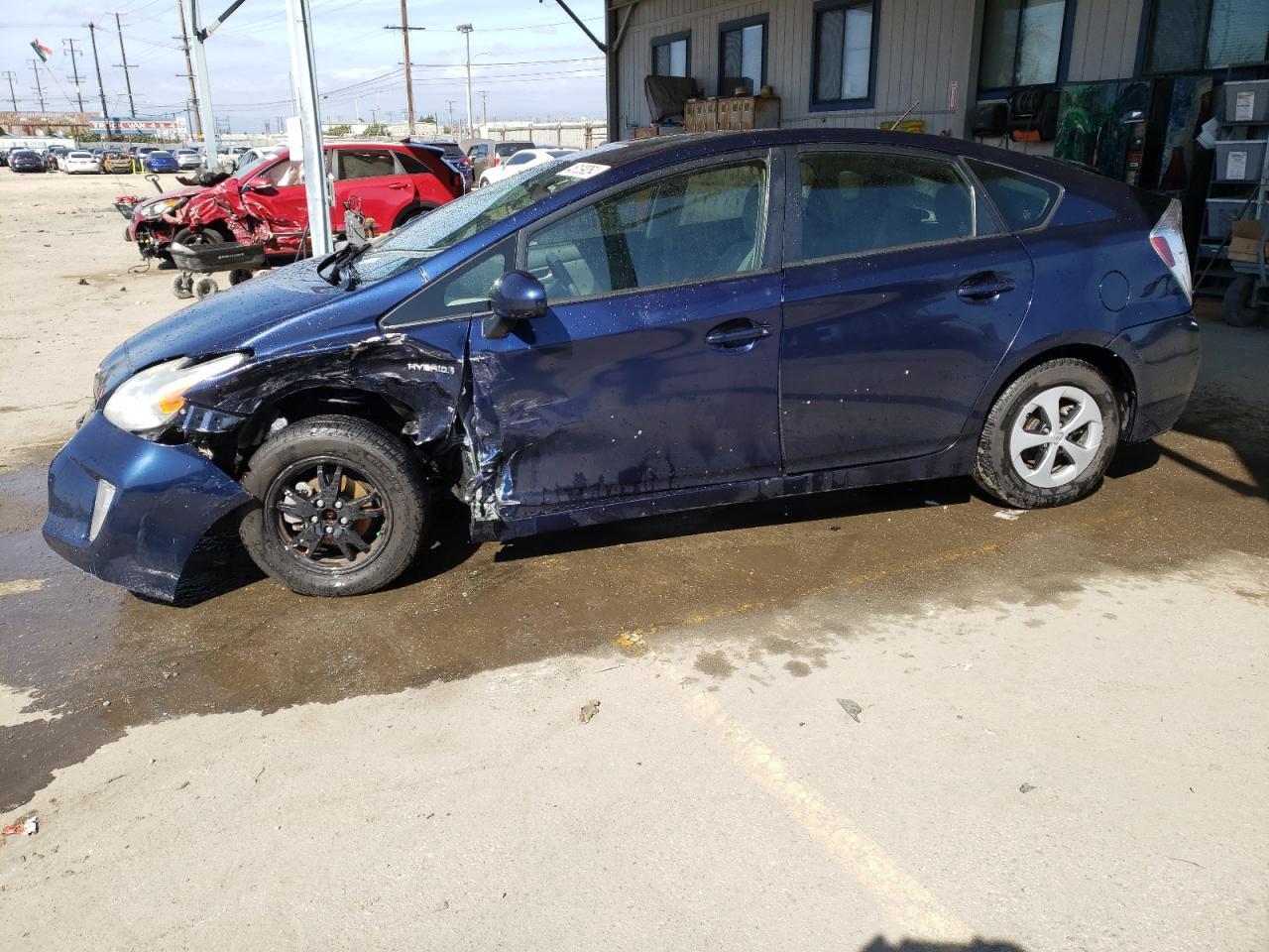 2013 TOYOTA PRIUS car image