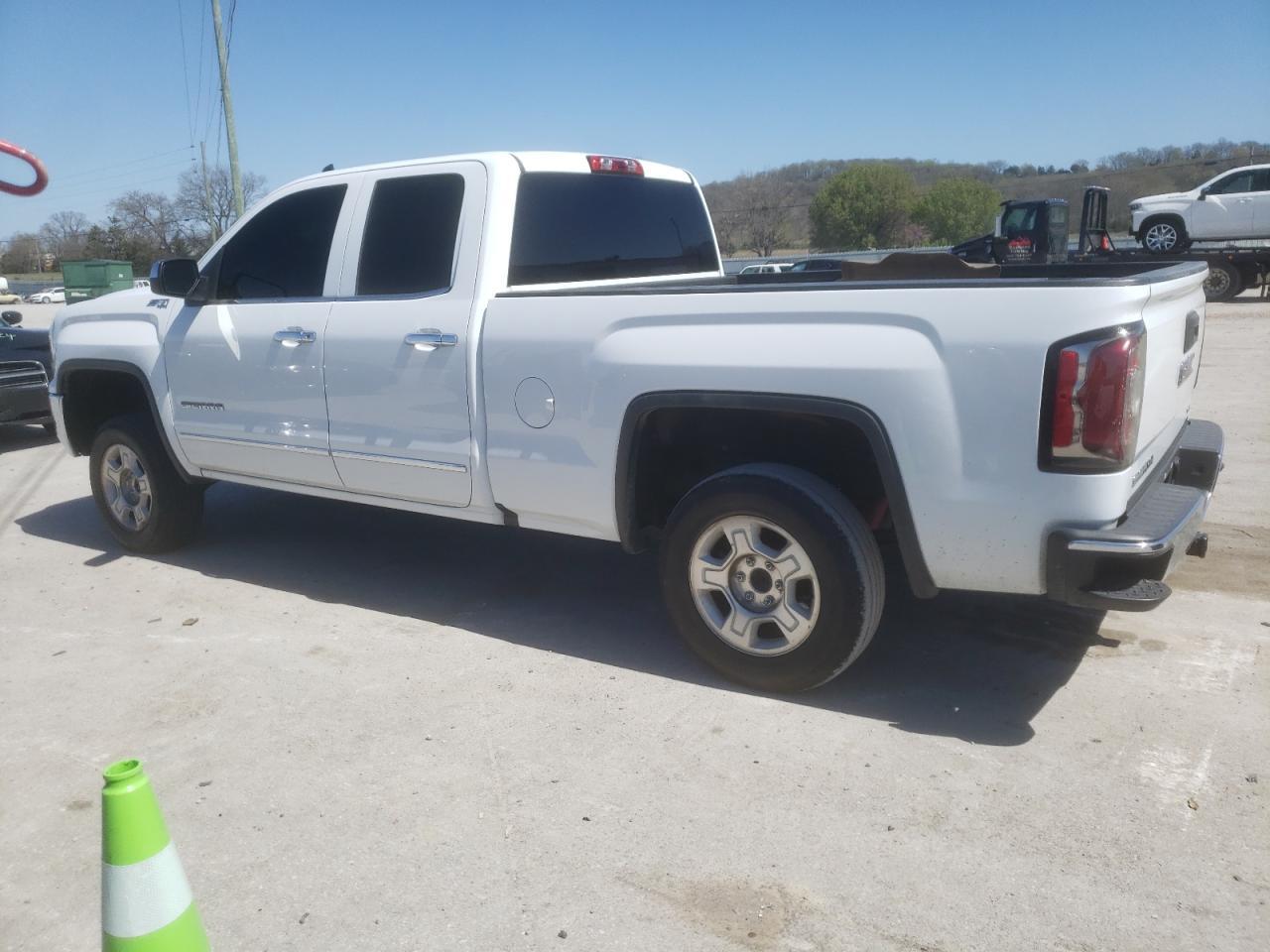 2016 GMC SIERRA K15 - Фото 2