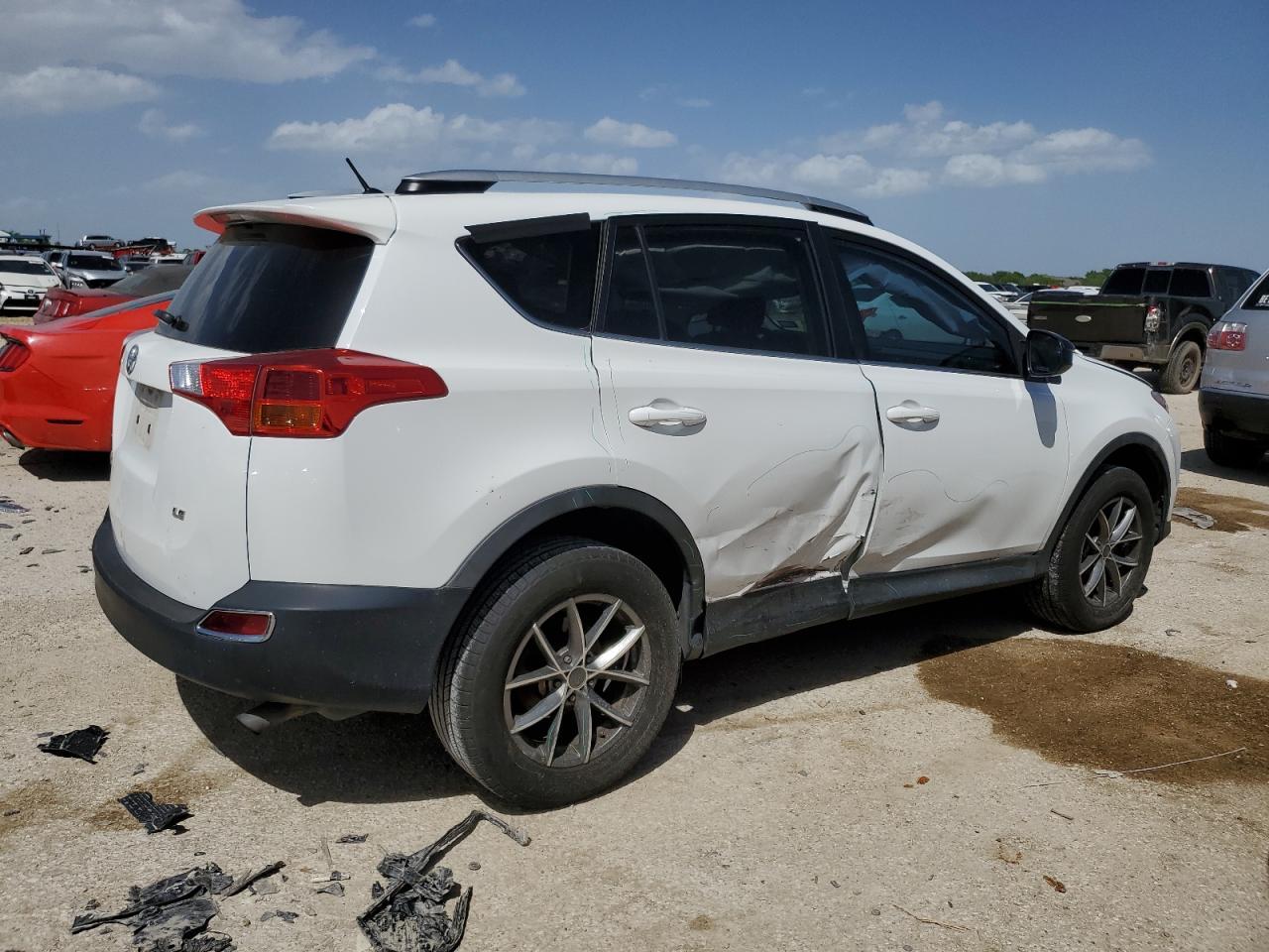 2015 TOYOTA RAV4 LE - Image 3