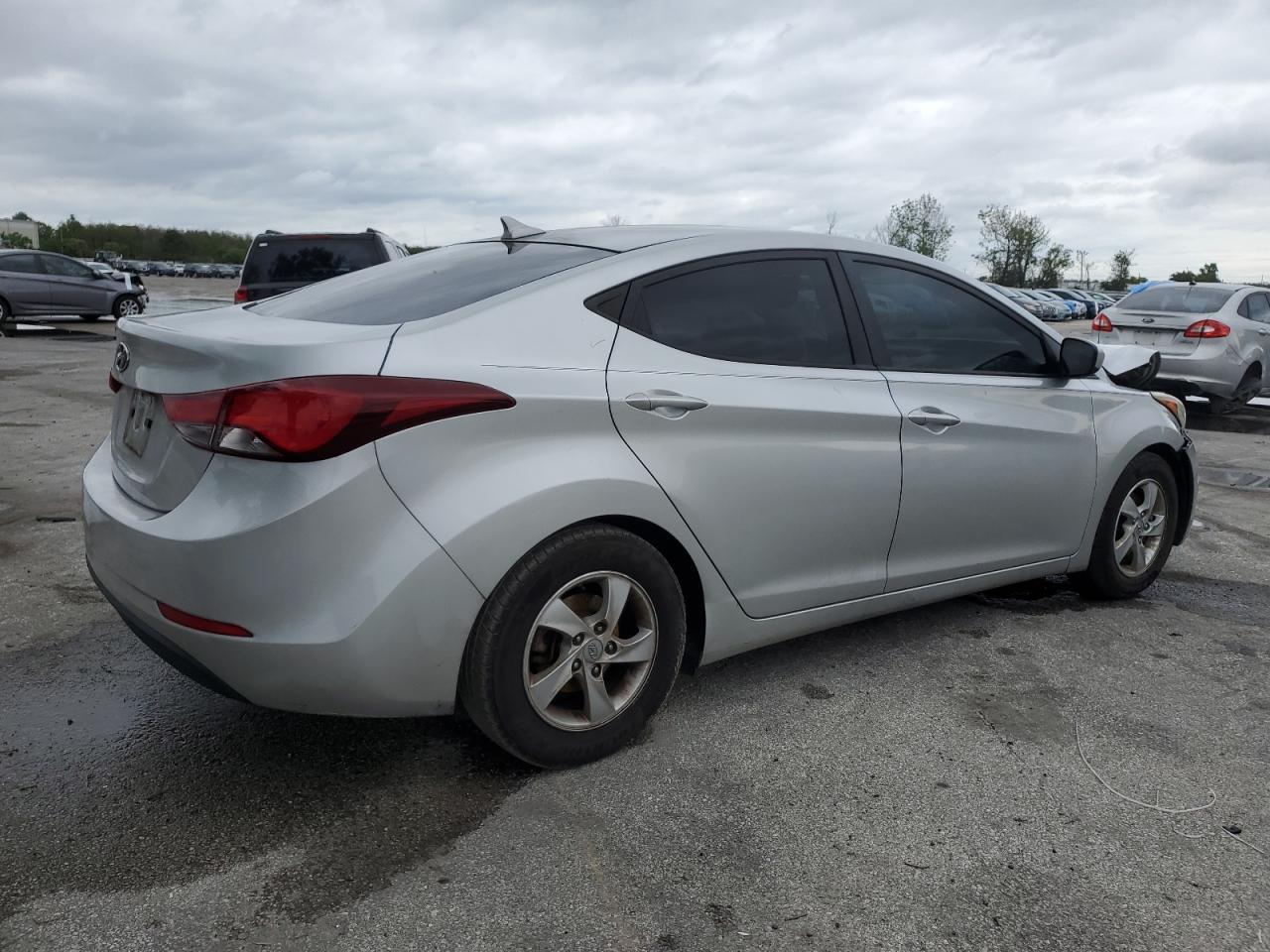 2015 HYUNDAI ELANTRA SE - Image 3