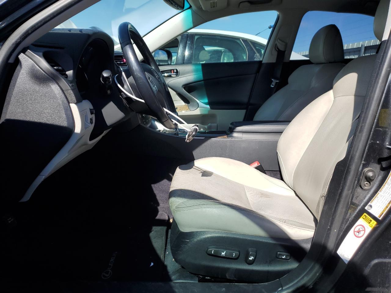 2011 LEXUS IS 250 - Фото 7