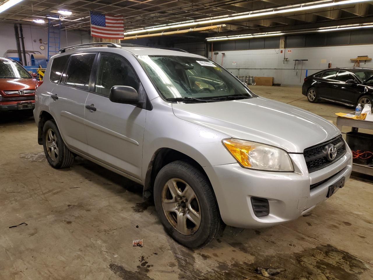 2011 TOYOTA RAV4 - Image 4