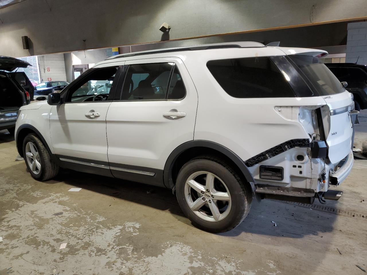 2018 FORD EXPLORER X - Фото 2